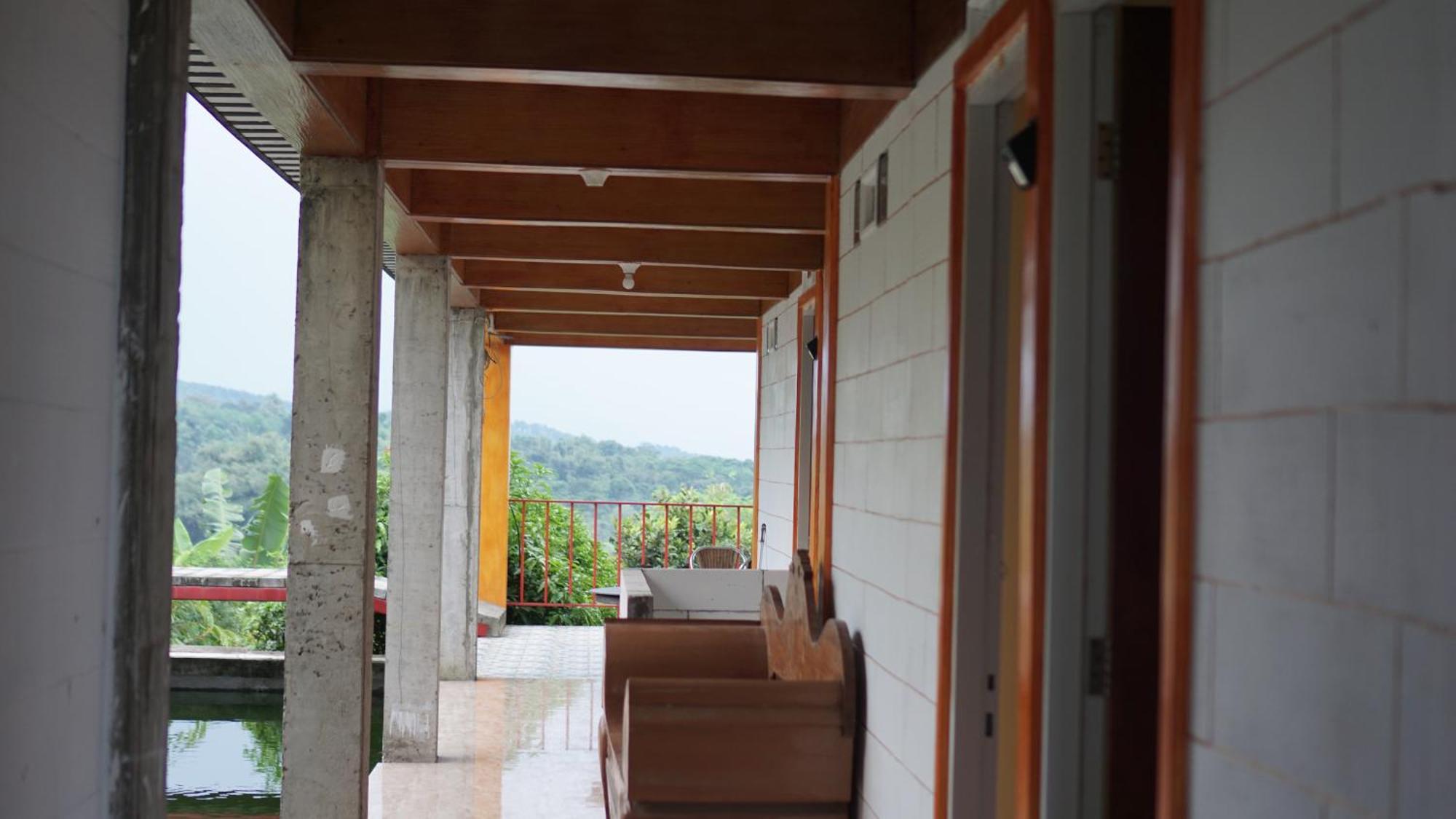 Spot On 93943 Sakinah Homestay Bromo Syariah Near Rest Area Wringinanom Malang Exteriör bild